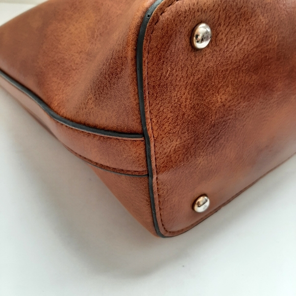 Learher Bag - Picture 4 of 15